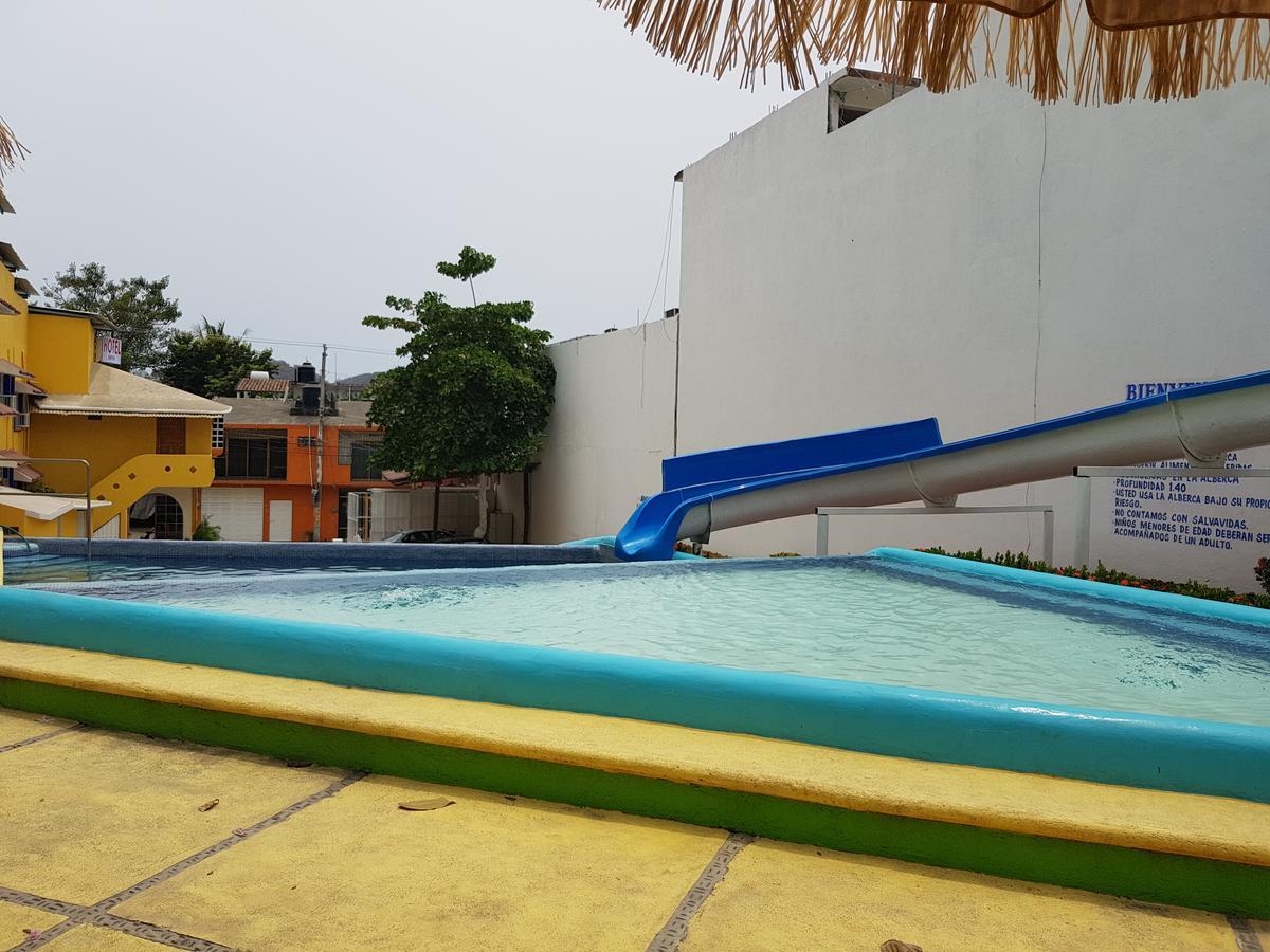 Hotel Bahia イスタパ エクステリア 写真