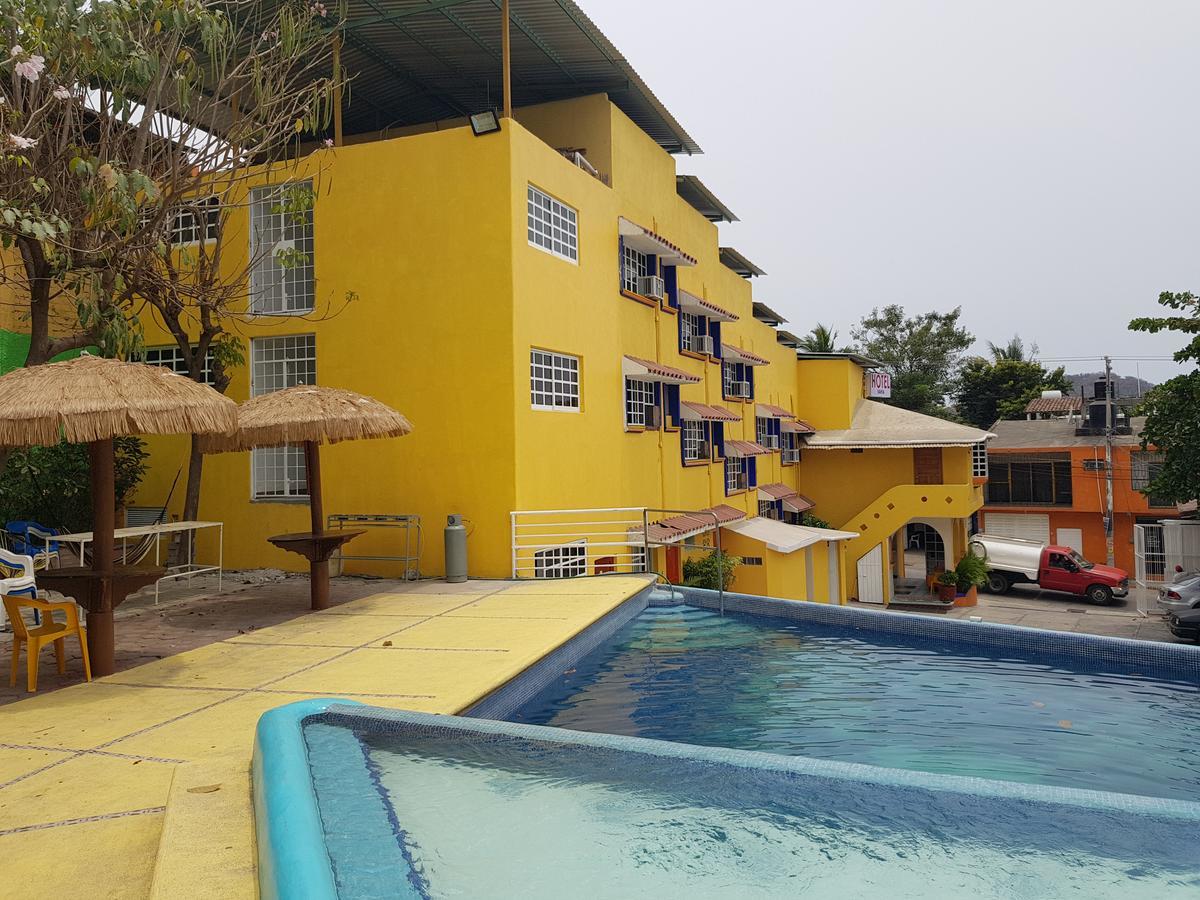 Hotel Bahia イスタパ エクステリア 写真